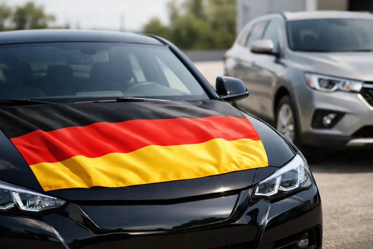 Passt eine Motorhaubenflagge auf jedes Auto?